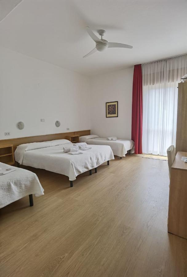 Albergo Miralaghi Padergnone Esterno foto