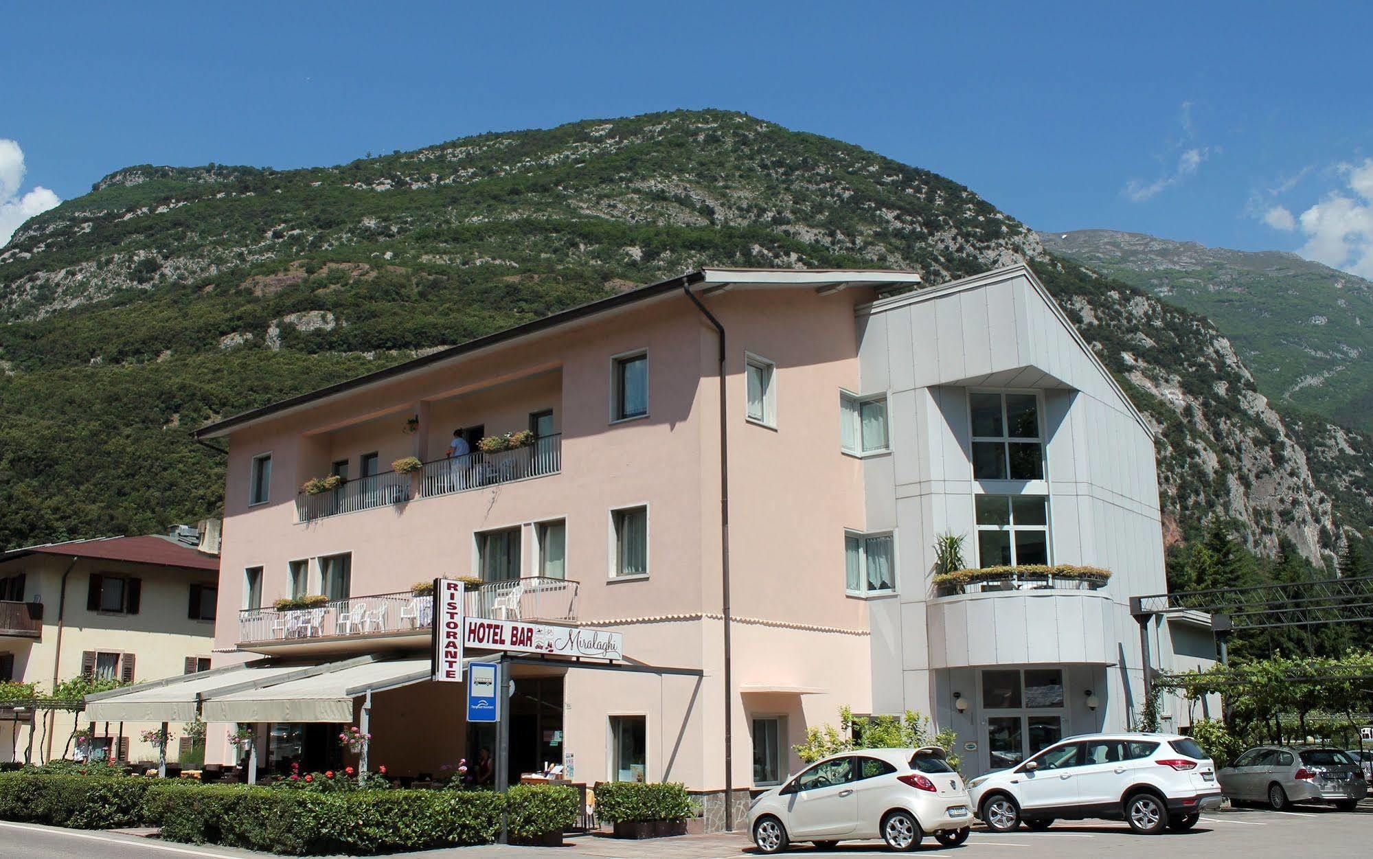 Albergo Miralaghi Padergnone Esterno foto