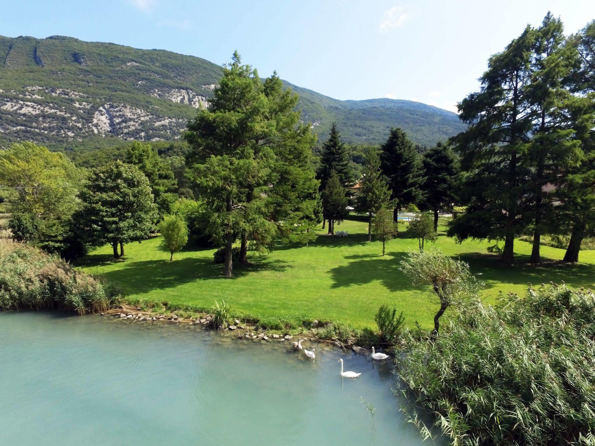 Albergo Miralaghi Padergnone Esterno foto