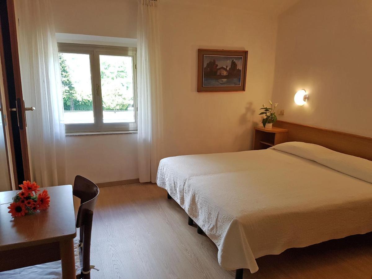 Albergo Miralaghi Padergnone Esterno foto